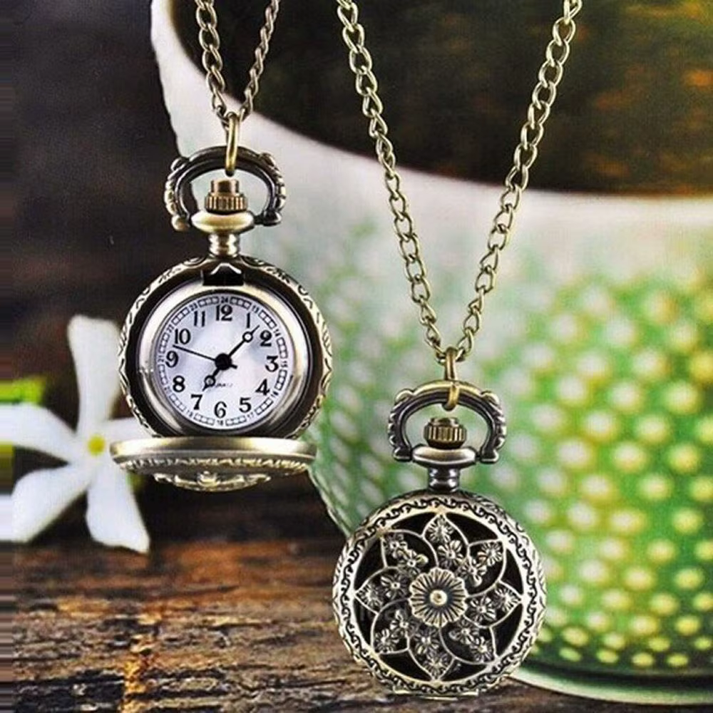 Montre de Poche Rétro Vintage Steampunk Quartz, Collier Creux Carimplanté Pendentif JOClock Moulin à