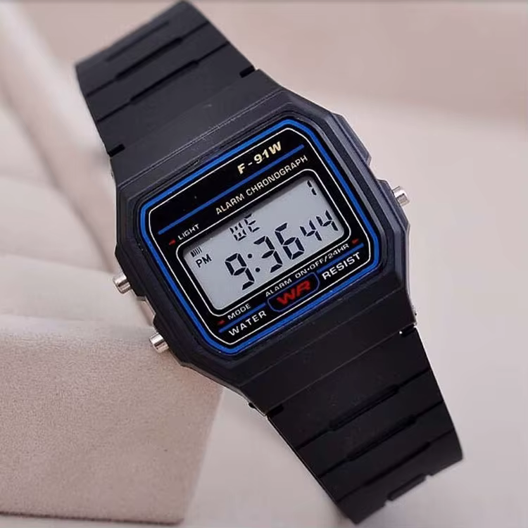 Femmes hommes unisexe montre or argent noir Vintage LED numérique sport militaire montres électroniq