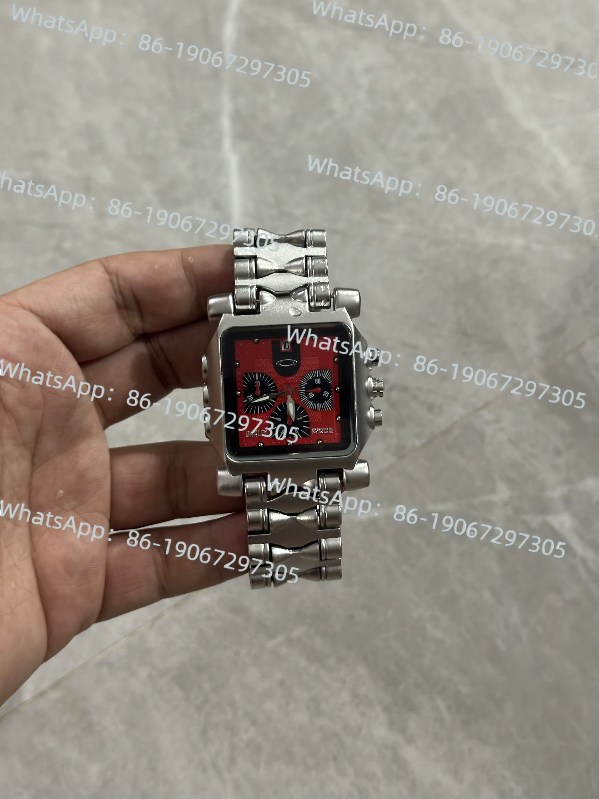 Original nouveau carré grand cadran étanche lumineux mode tendance montre pour hommes