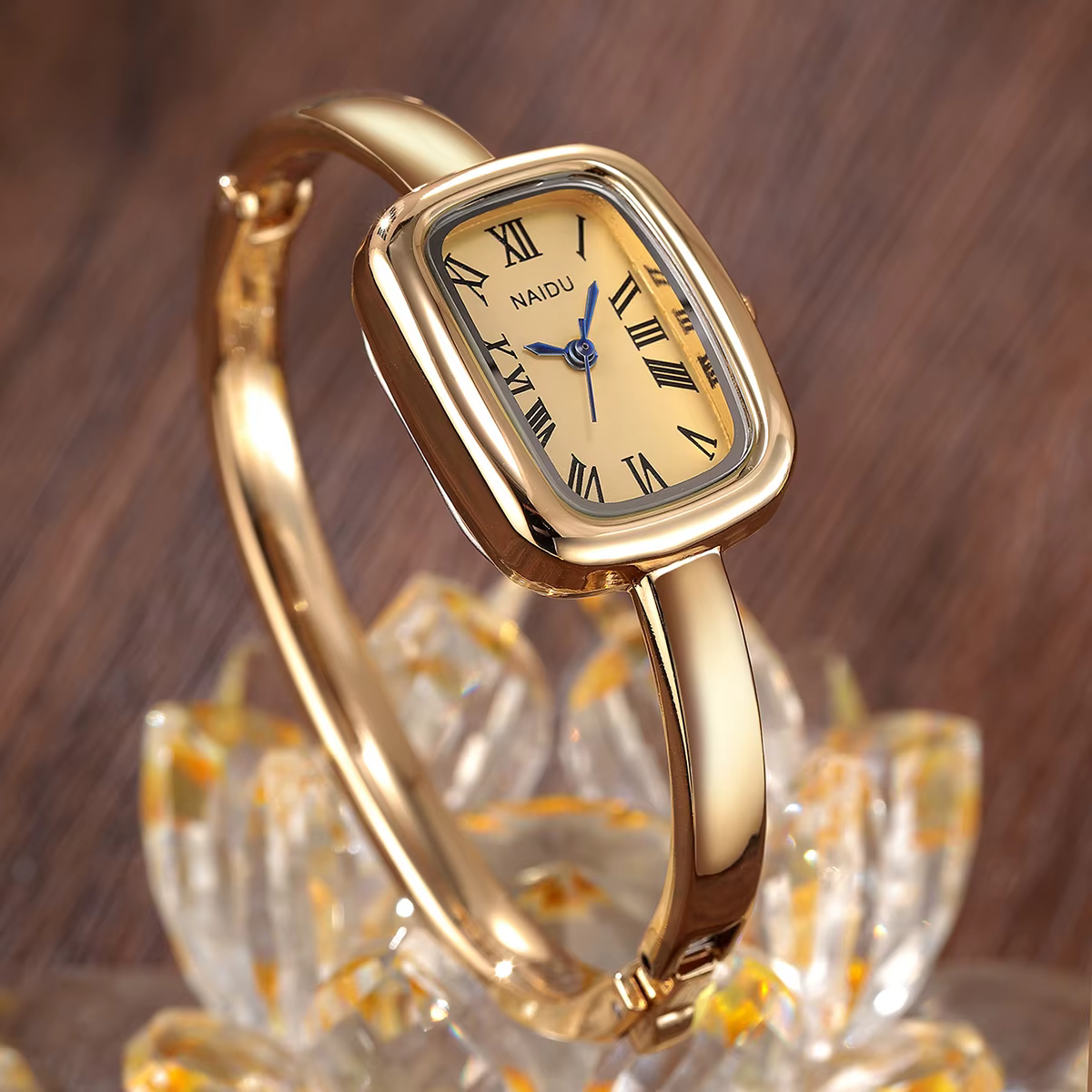 Montre pour femme décontractée, polyvalente, simple et à la mode avec affichage à l'échelle romaine