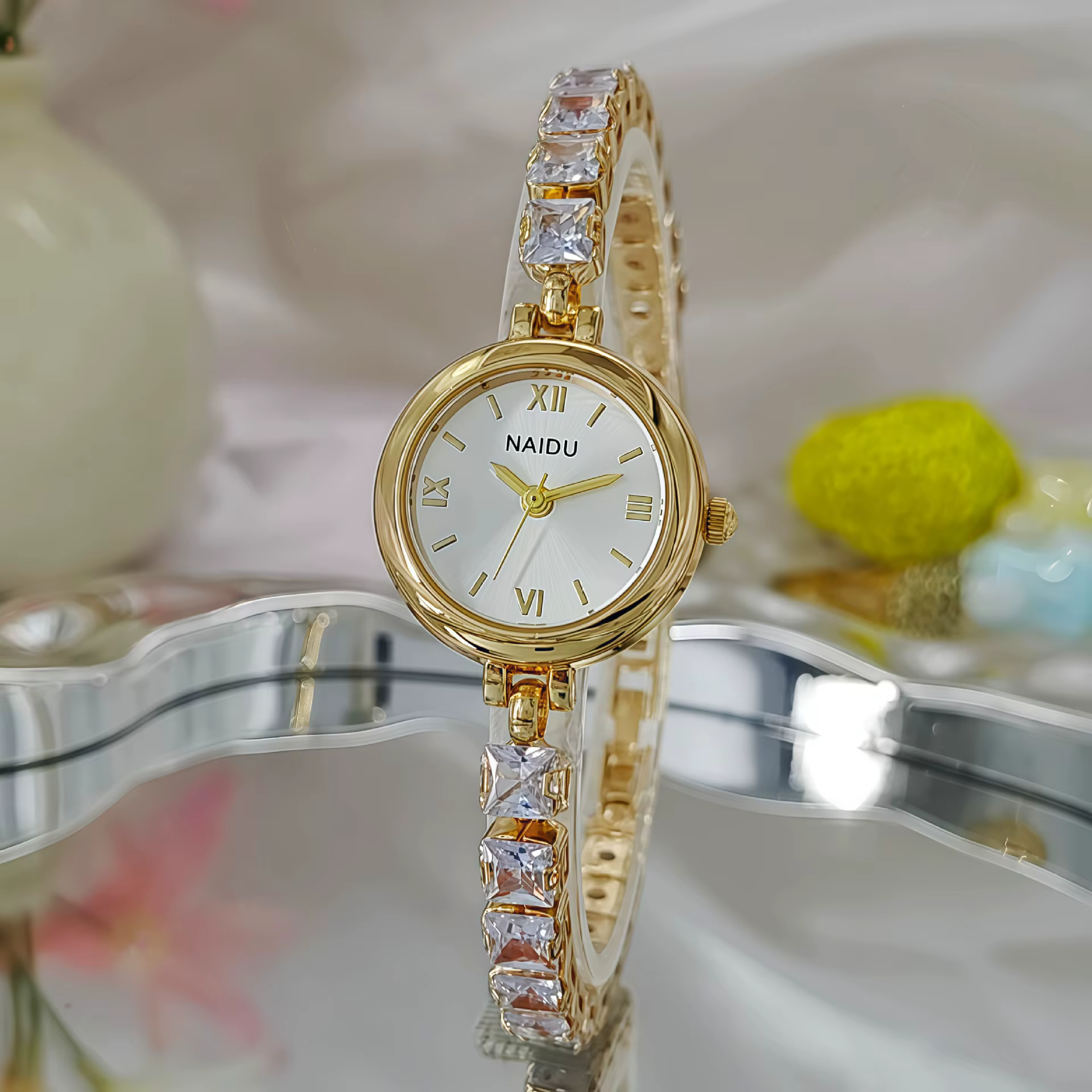Nouvelle montre-bracelet incrustée de diamants pour femmes, style rétro, niveau d'apparence élevé, n