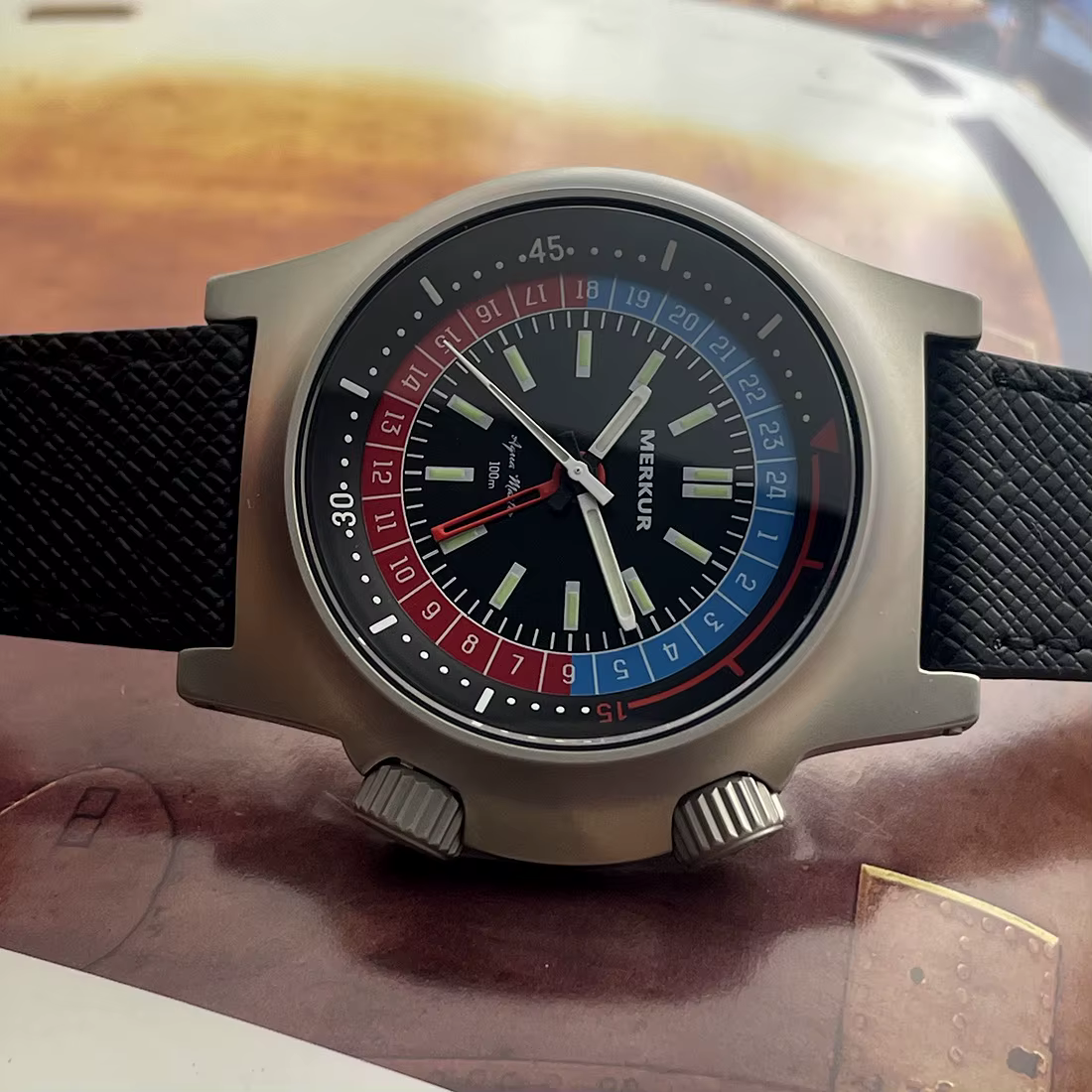 Nouveau Merkur double couronne pilote peau montre de plongée 100m rétro manuel montres mécaniques po
