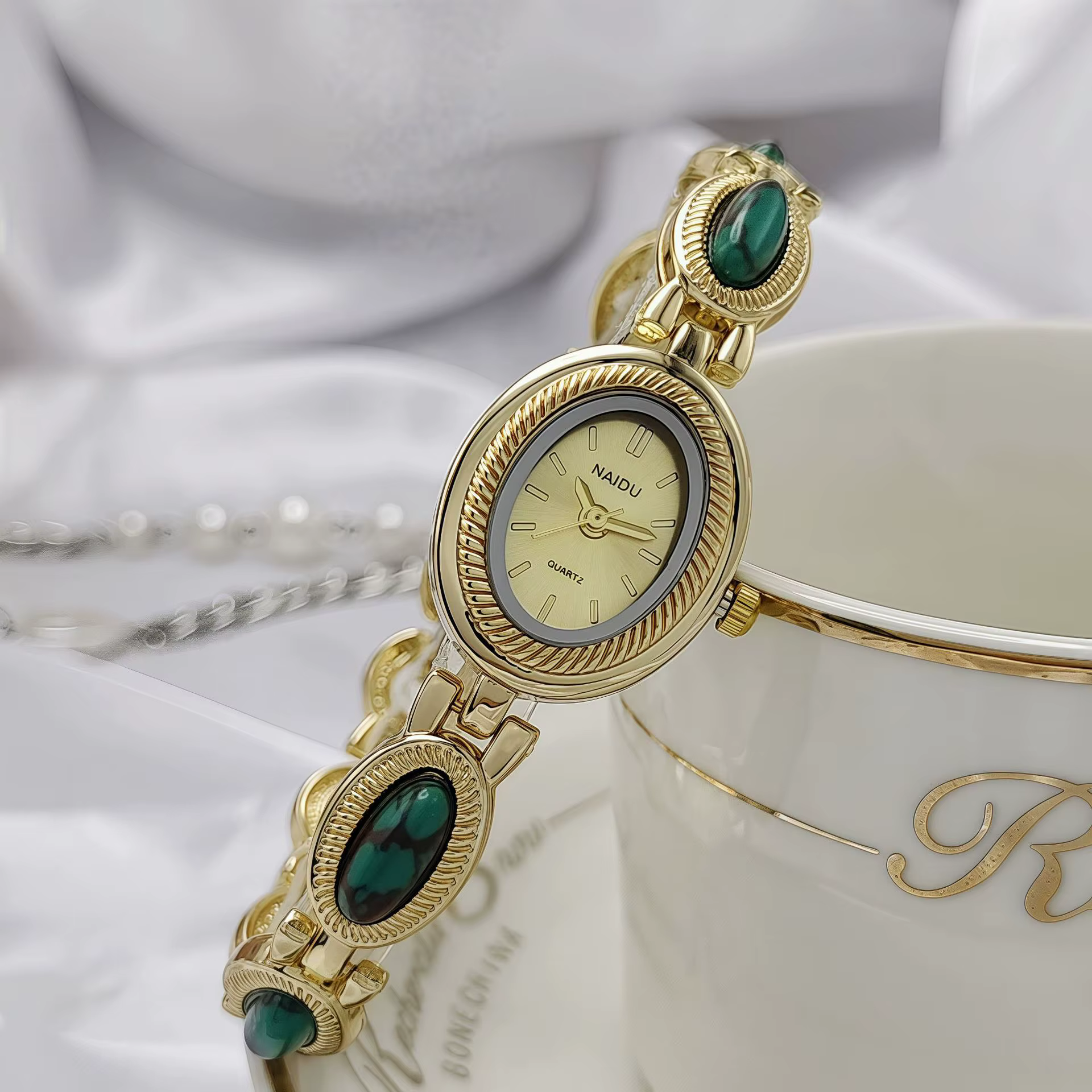 2025 Top marque de luxe ovale or femmes montres dames montres Bracelet doré femme horloge cadeau pou