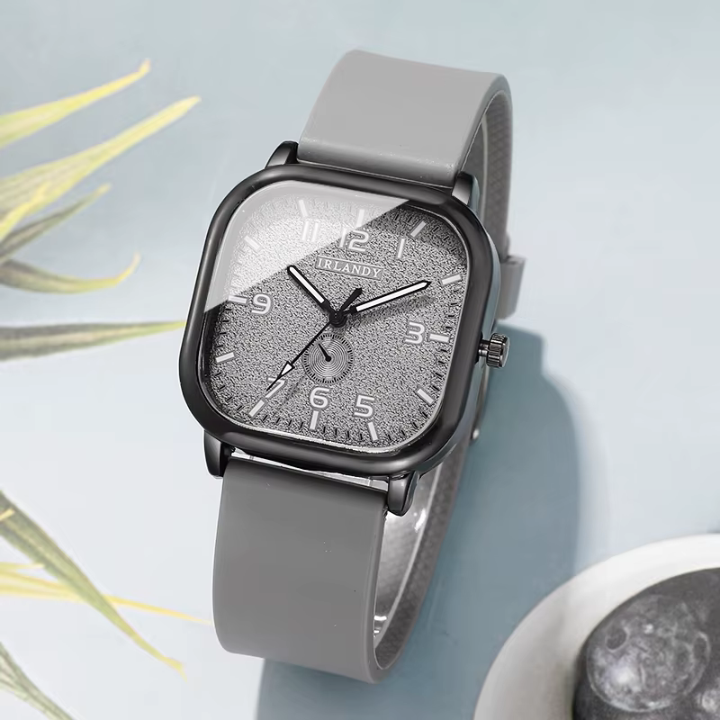 Nouvelle mode femme élégante fleur montre à quartz polyvalente à porter quotidiennement fête saint v