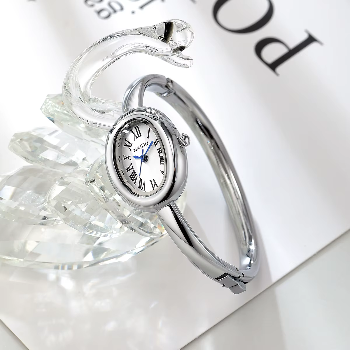 Montre pour femme décontractée, polyvalente, simple et à la mode avec affichage à l'échelle romaine