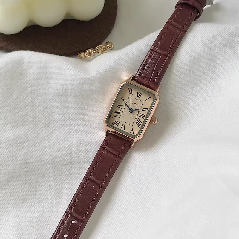 Petite montre élégante pour les jeunes filles du collège, simple, stylée, petite, raffinée et charma