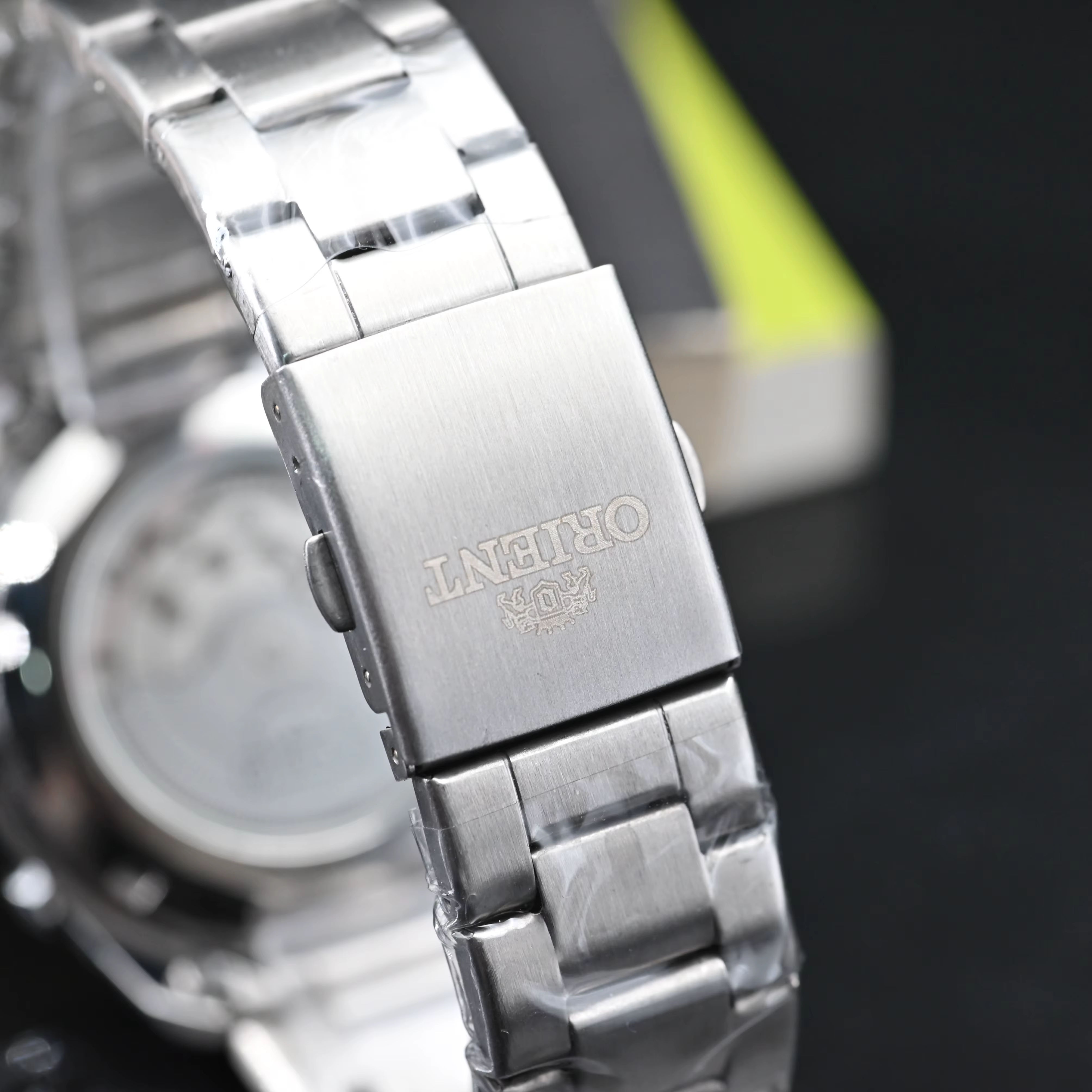 Orient Montre chronographe à quartz pour homme, cadran rouge, bracelet en acier inoxydable, montre-b