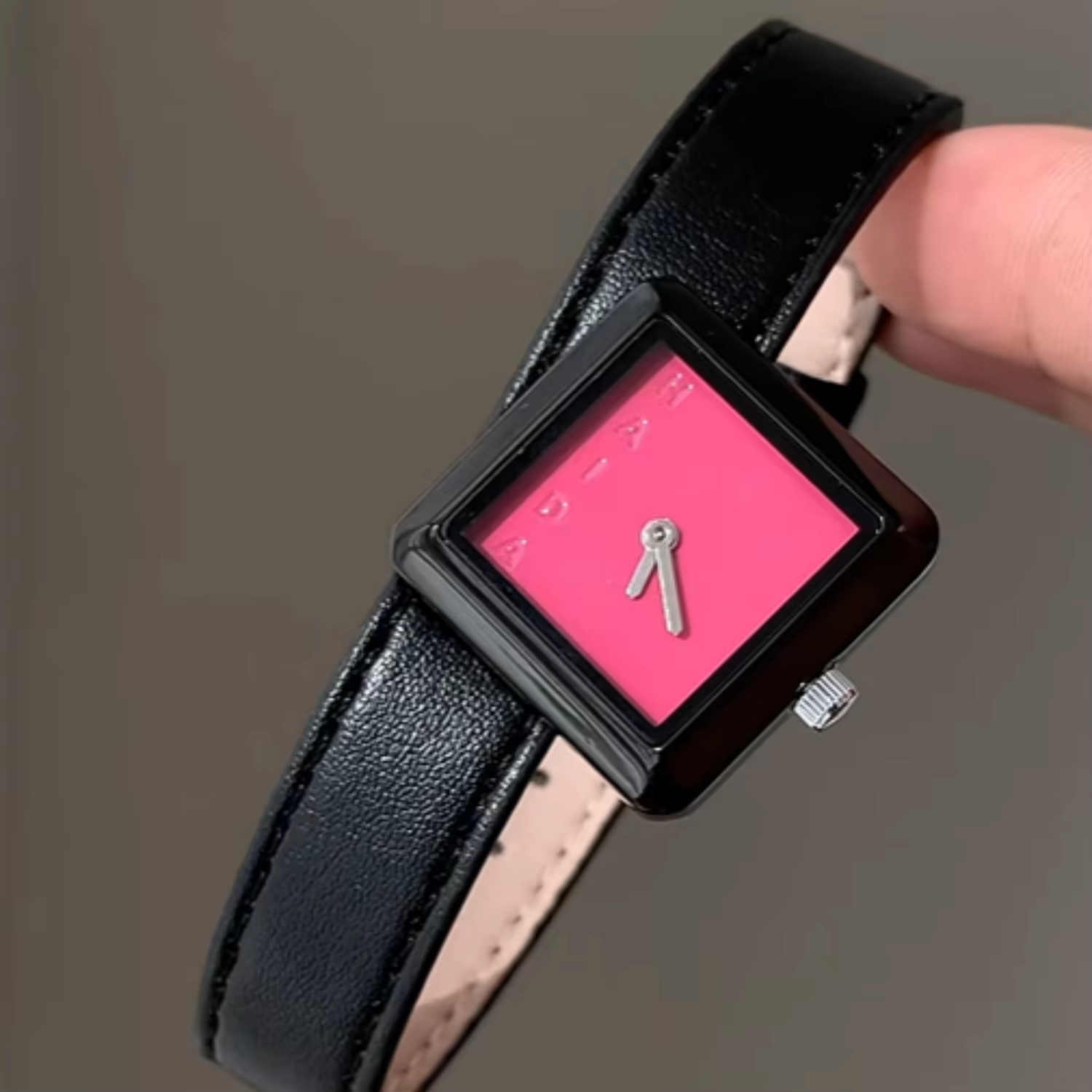 Montre carrée de qualité haut de gamme pour femmes, luxe, nouveau créateur d'art rétro élégant, uniq
