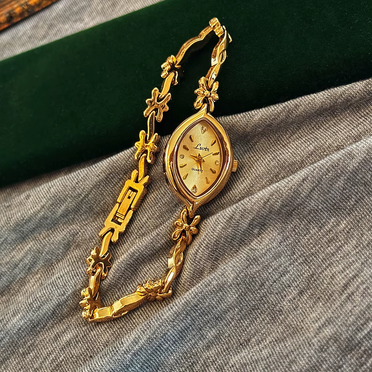 1 pièce de nouvelle montre à quartz pour femme à petit cadran doré vintage de style français, à la m