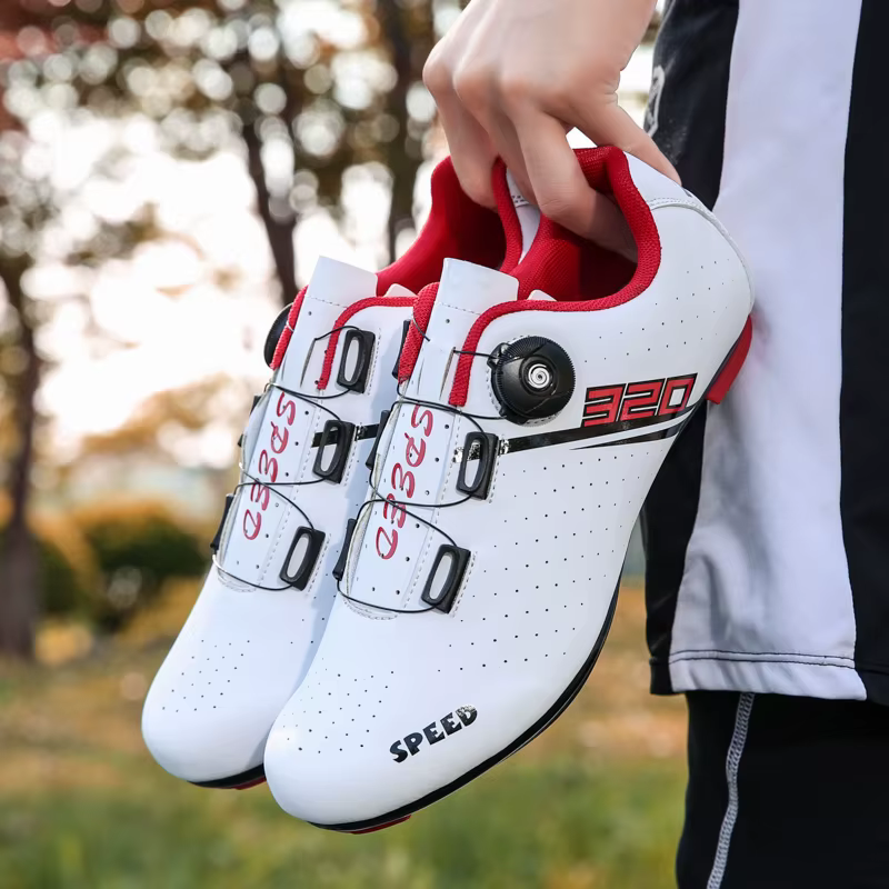 Chaussures de cyclisme professionnelles semelle extérieure en caoutchouc bouton boucle chaussures vt