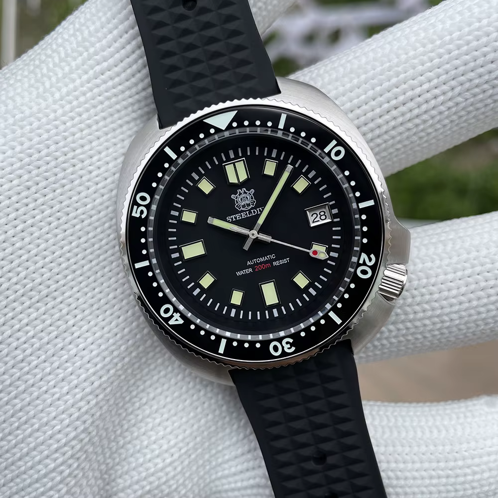 Montre de plongée automatique STEELDIVE SD1970, boîtier de 43,8 mm, lunette en céramique superlumine