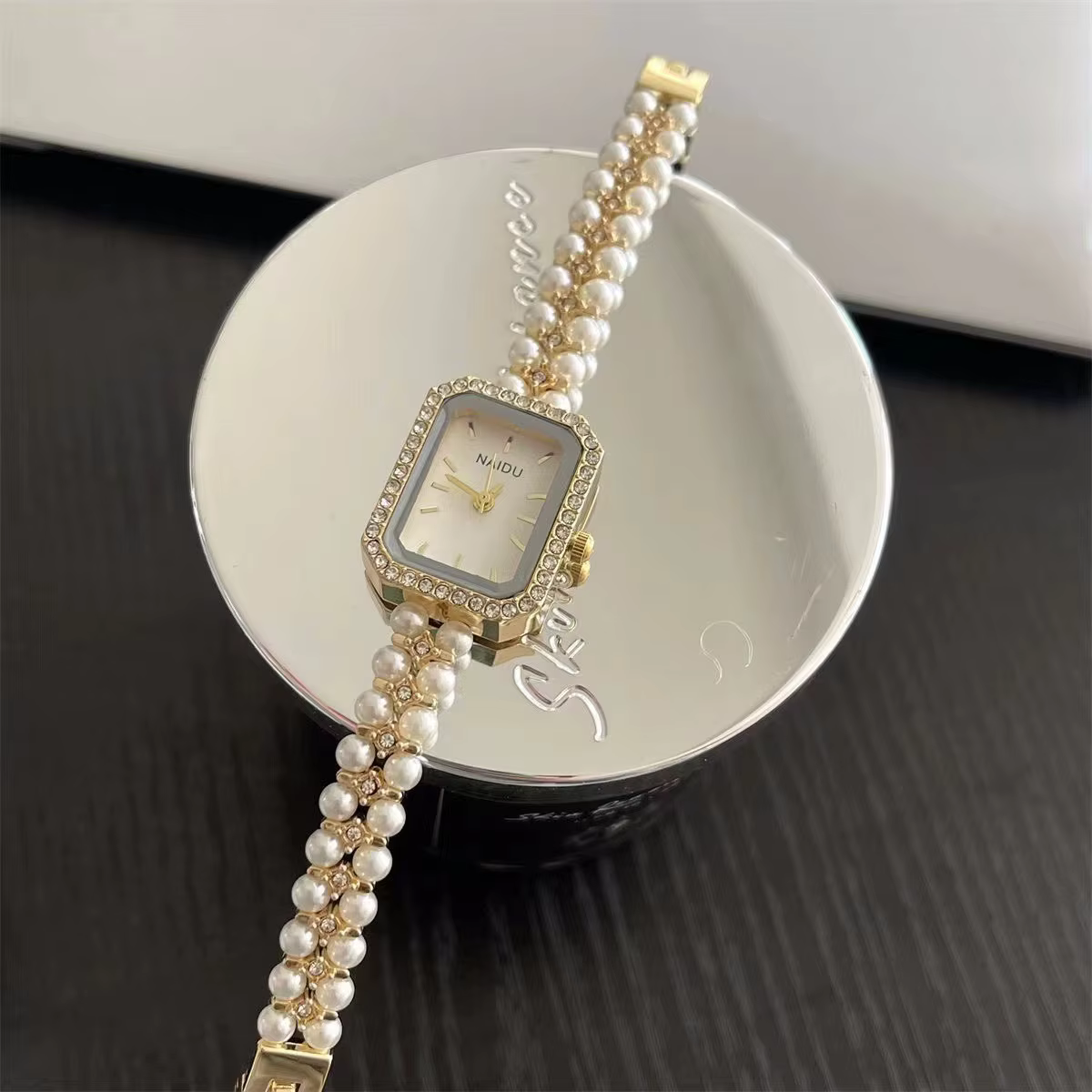 Montre-bracelet carrée pour femme, mouvement, mode rétro, petit cadran, vintage, coquillage, perles,