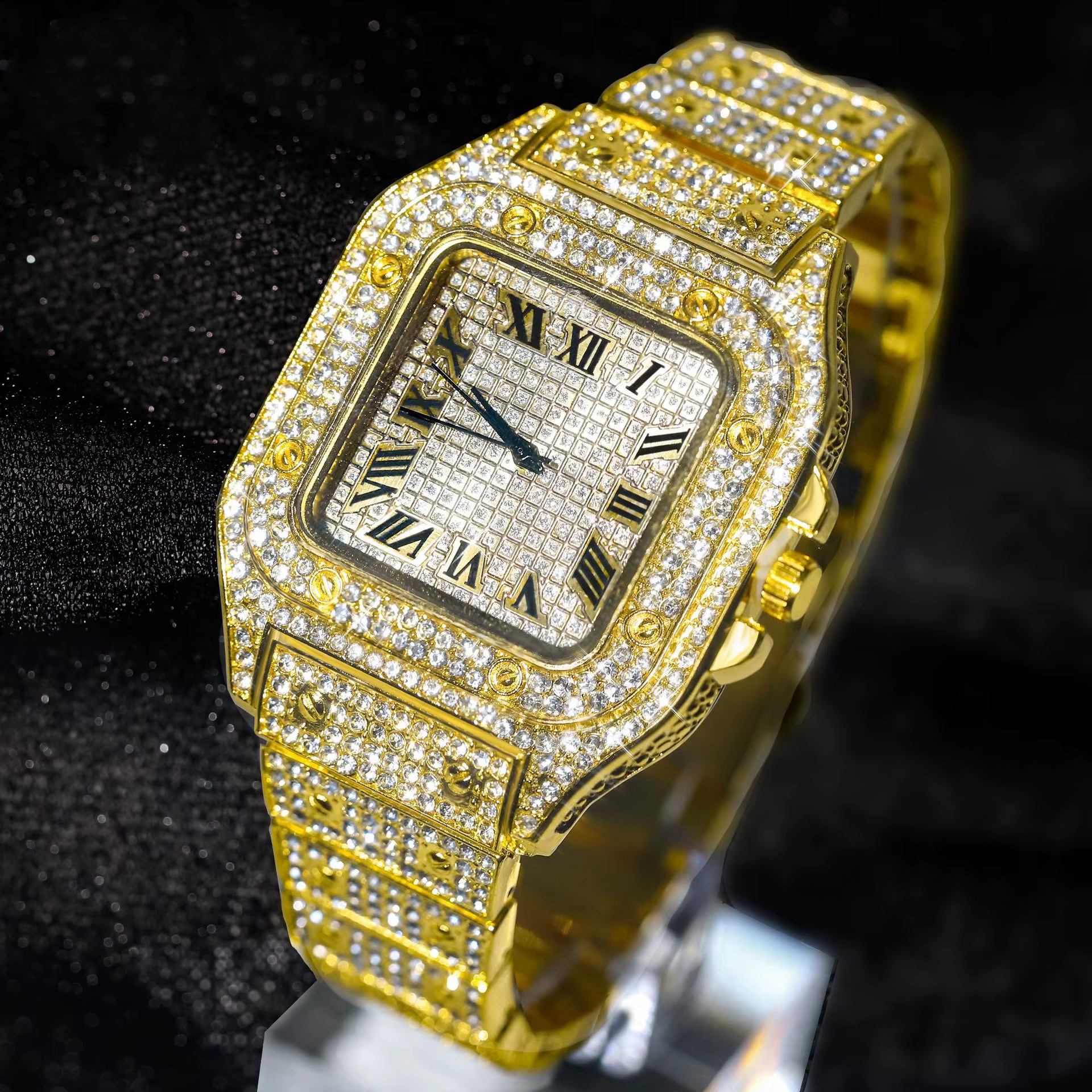 Montres pour hommes de luxe de marque bracelet en alliage élégant Hip Hop diamant or Date Montre à Q