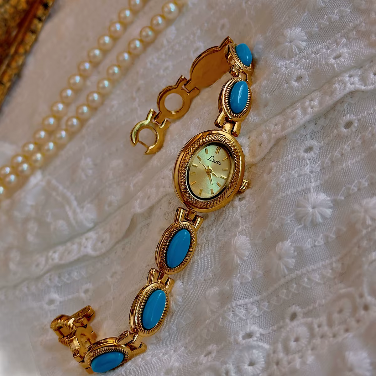 1 montre française élégante et tendance pour femme avec bracelet incrusté de pierres précieuses turq