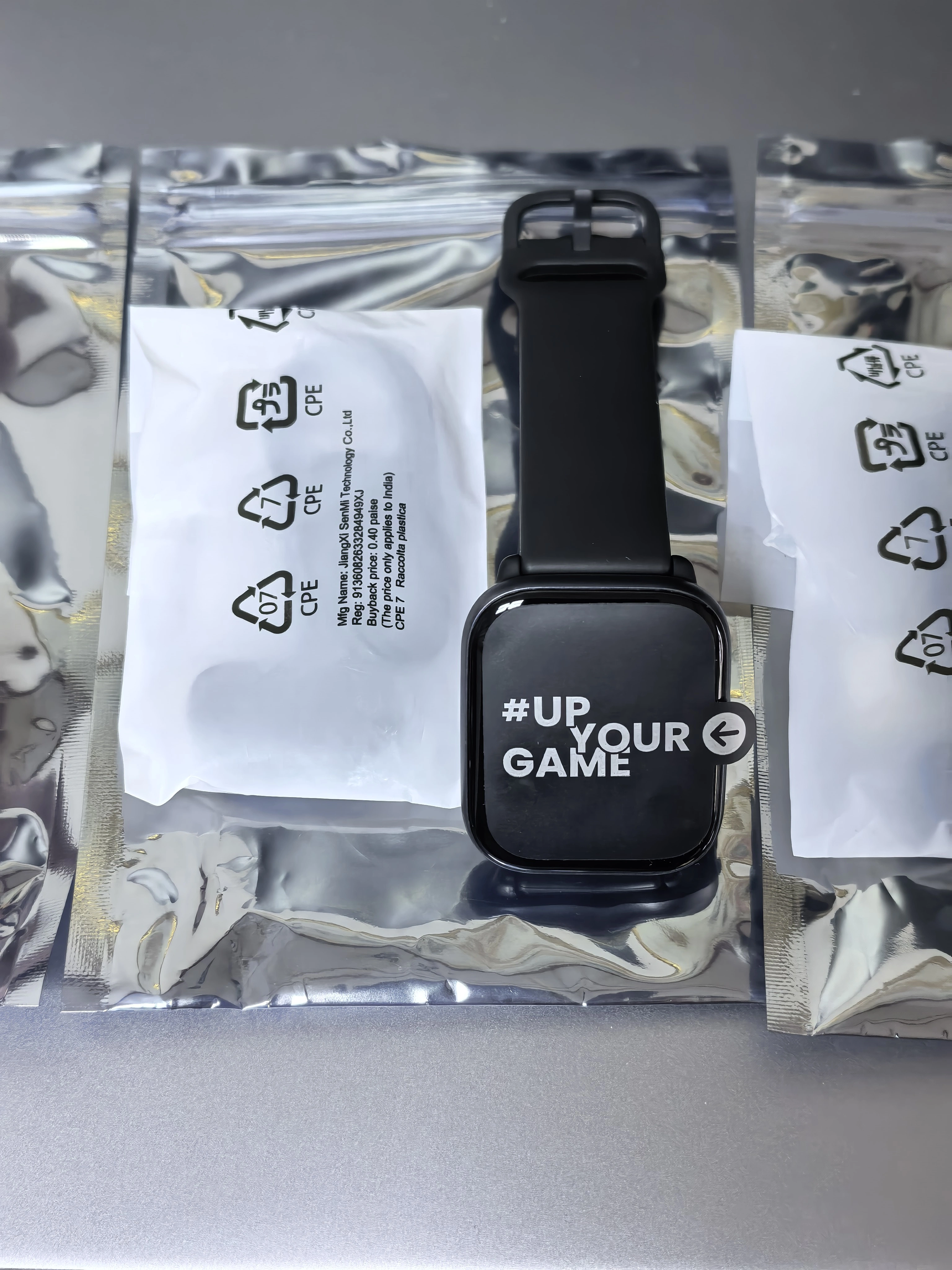 Montre connectée Amazfit Active 42 mm - Design ultra-léger, autonomie ultra-longue de 14 jours, comp