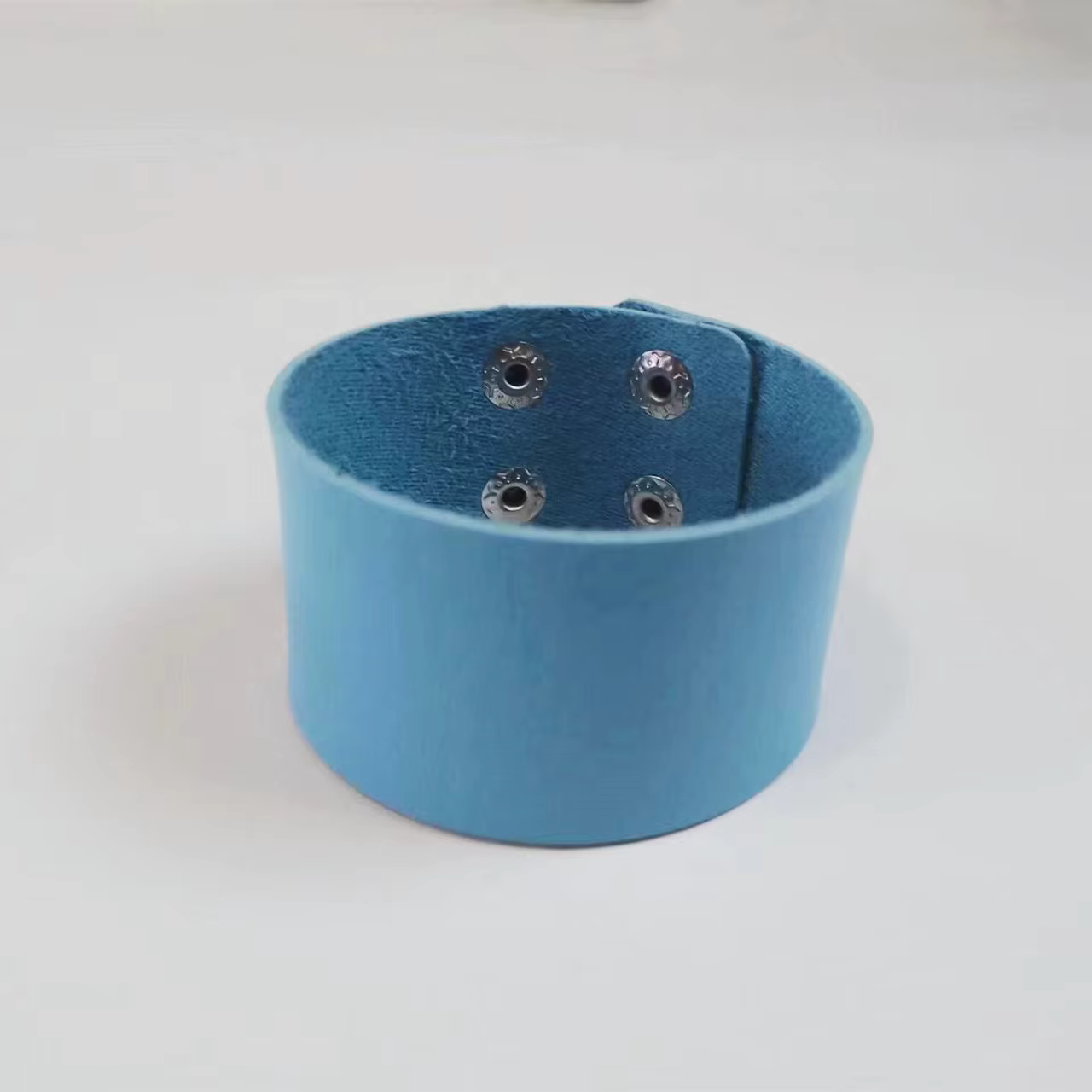 Bracelet large en cuir de vachette pour hommes et femmes, bracelets de manchette réglables, bracelet