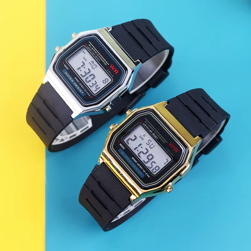 Montres électroniques pour femmes et hommes