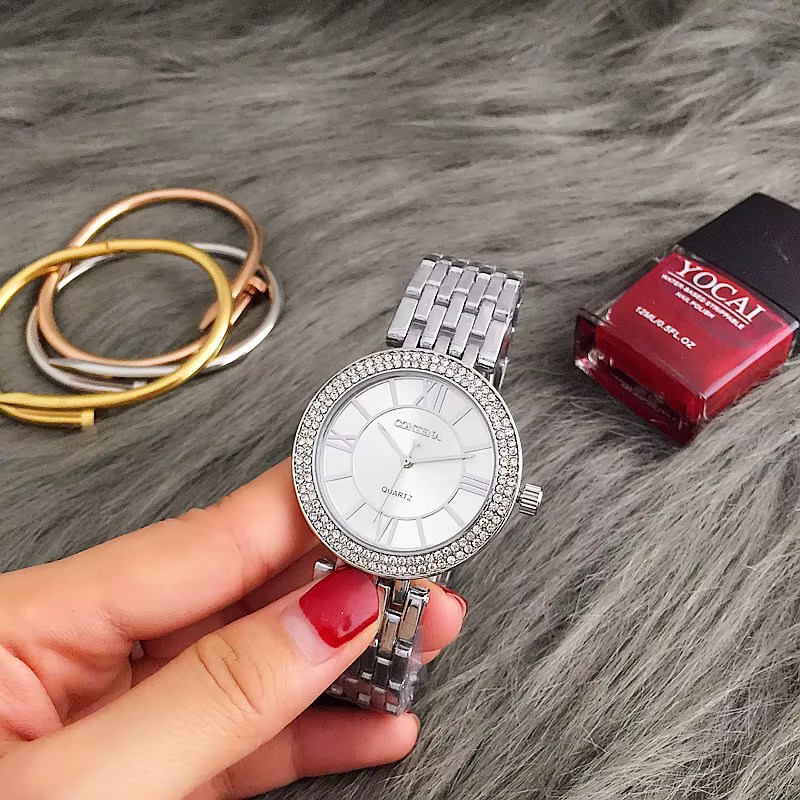 Montre de luxe en acier inoxydable pour femme