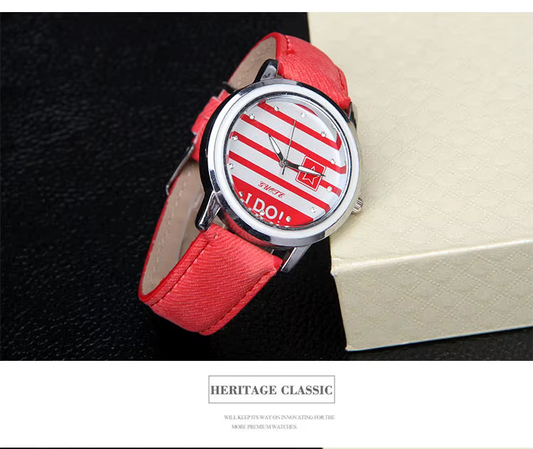 Montre à quartz décontractée en cuir pour femme