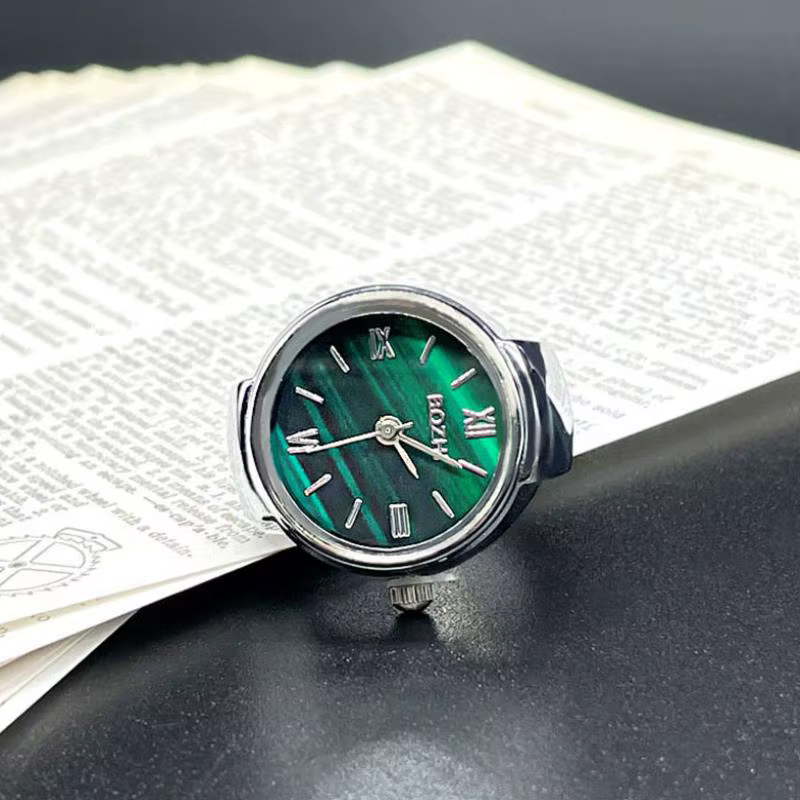 Montre Bague à Doigt Tendance : Accessoire de Mode Créatif