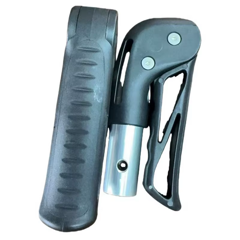 Accessoires pour fauteuils roulants : poignée pliante en plastique avec structure bouton pour fauteuils roulants de sport