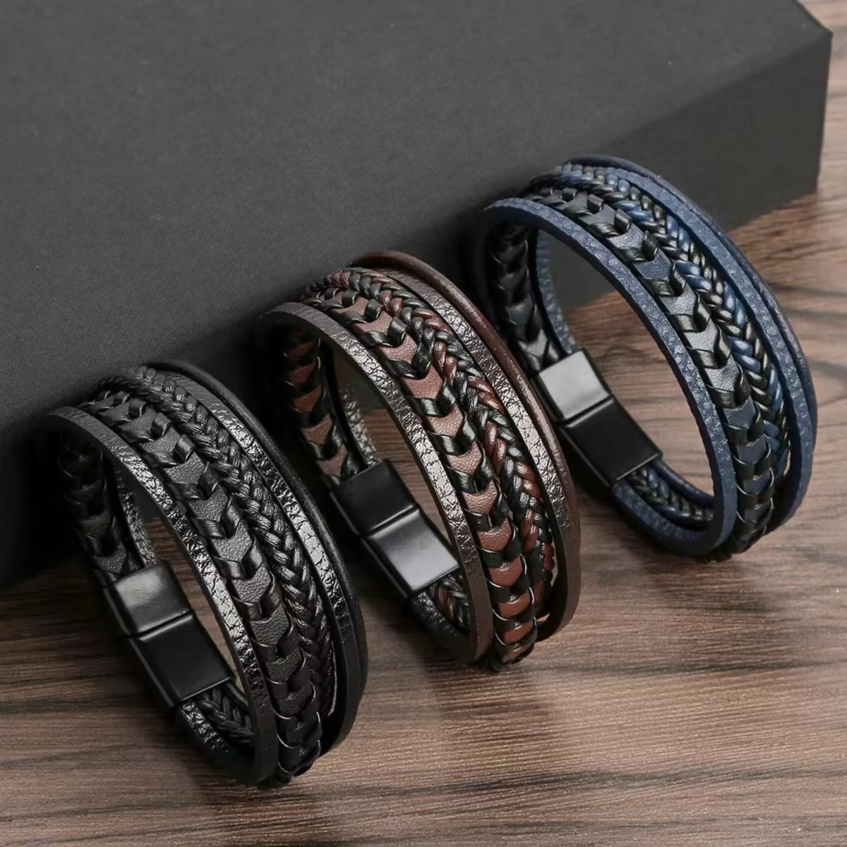 Bracelet tressé en cuir vintage superposé