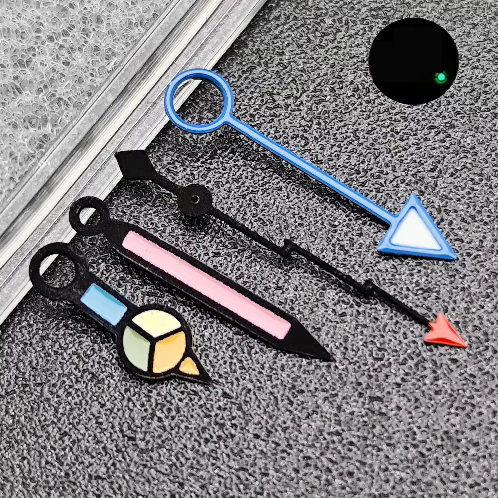 Aiguilles de cadran GMT bleues/vertes lumineuses NH34