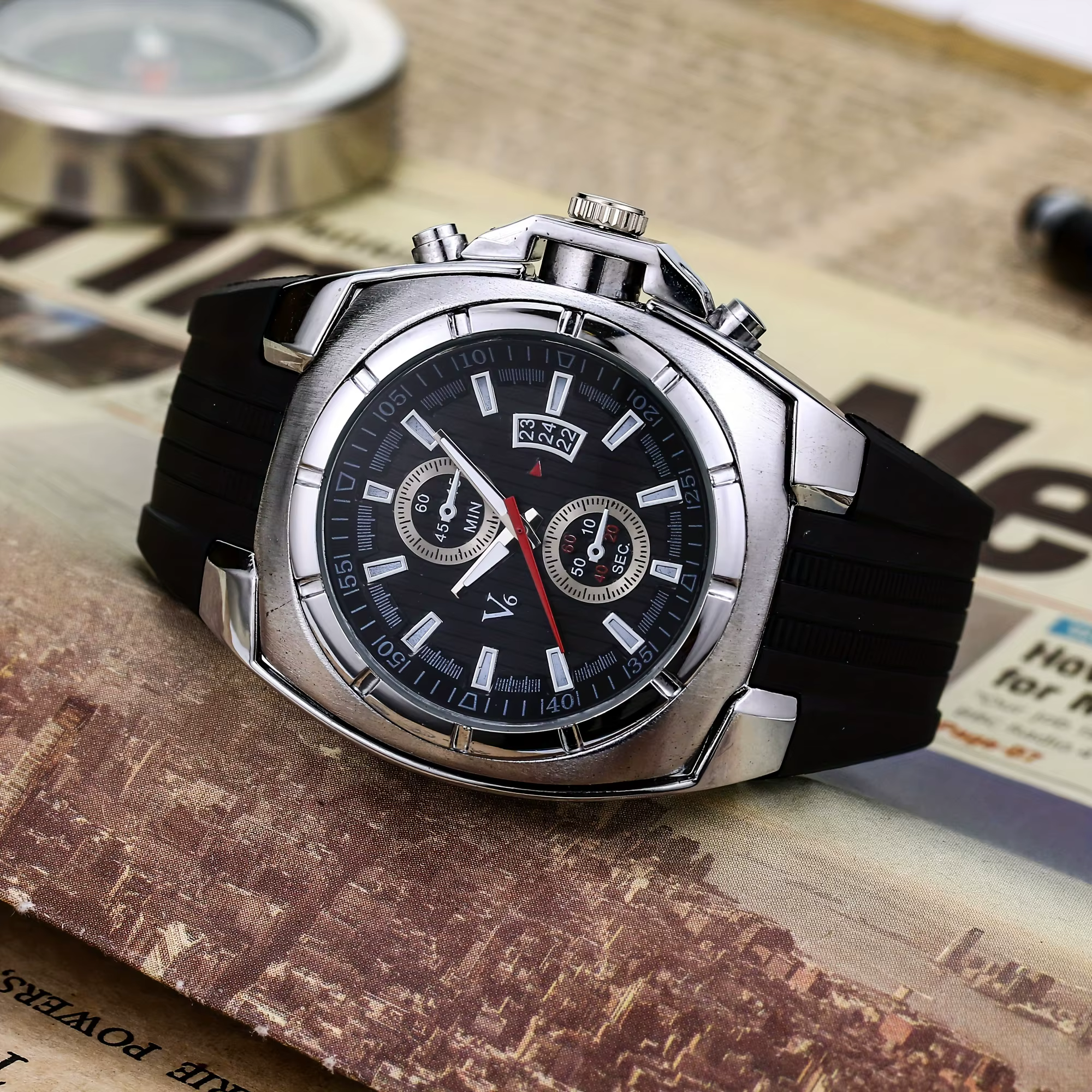 Nouvelle montre de sport de plein air à la mode en silicone pour hommes calendrier à trois yeux multifonctionnel grand