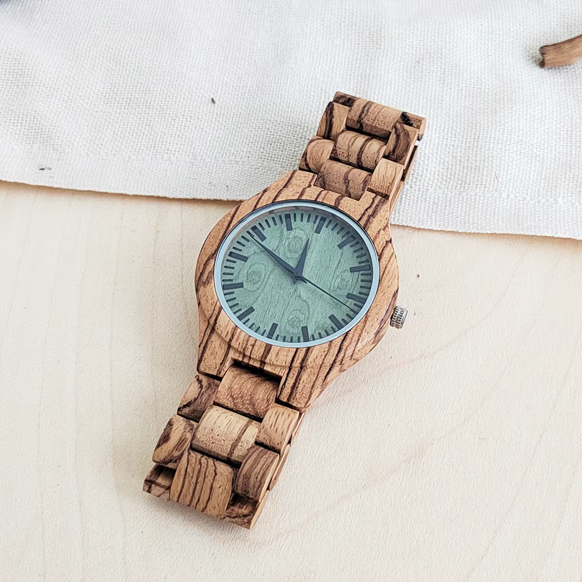 Montres-bracelets en bois Vintage pour hommes et femmes
