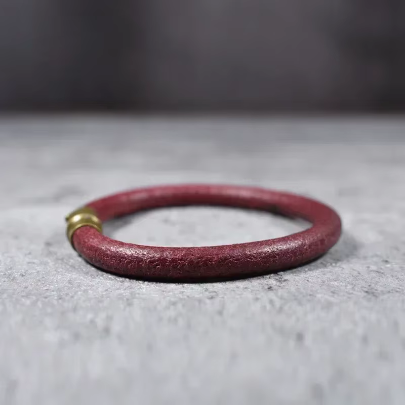 Bracelet à fermoir magnétique hommes Bracelets en cuir véritable Style Simple dames couleur marron rougeâtre