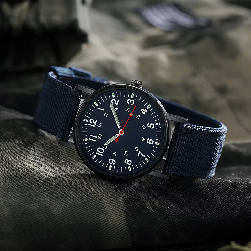 Design de luxe hommes montres lumineux main vent alliage