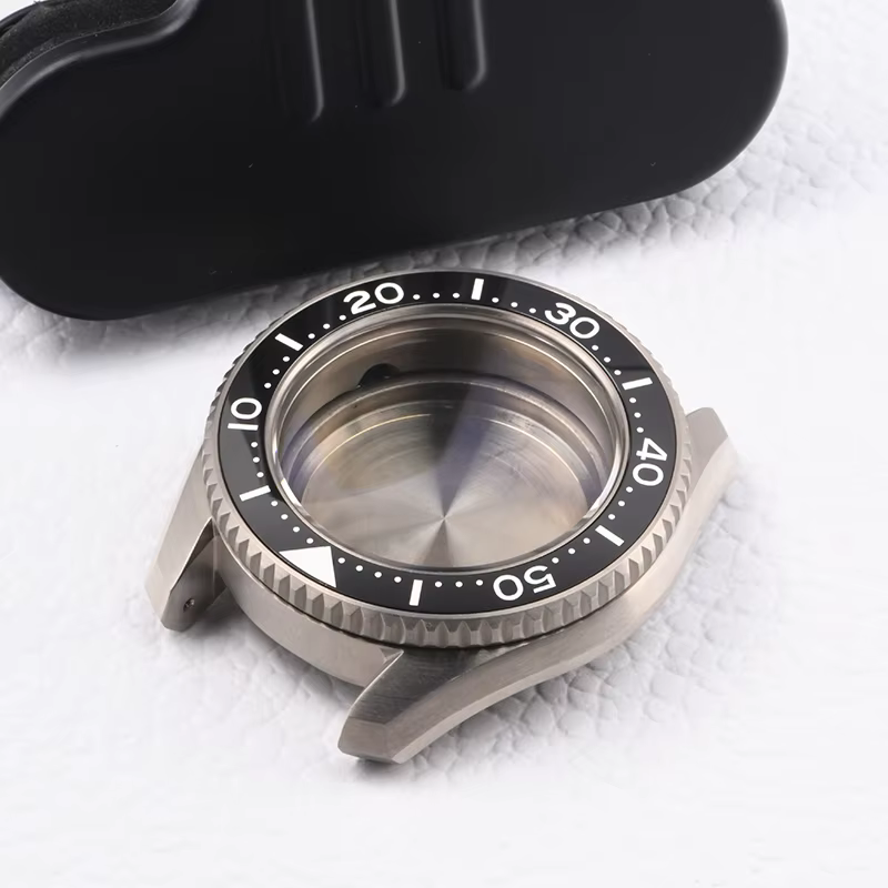 Boîtier de montre en titane MM300