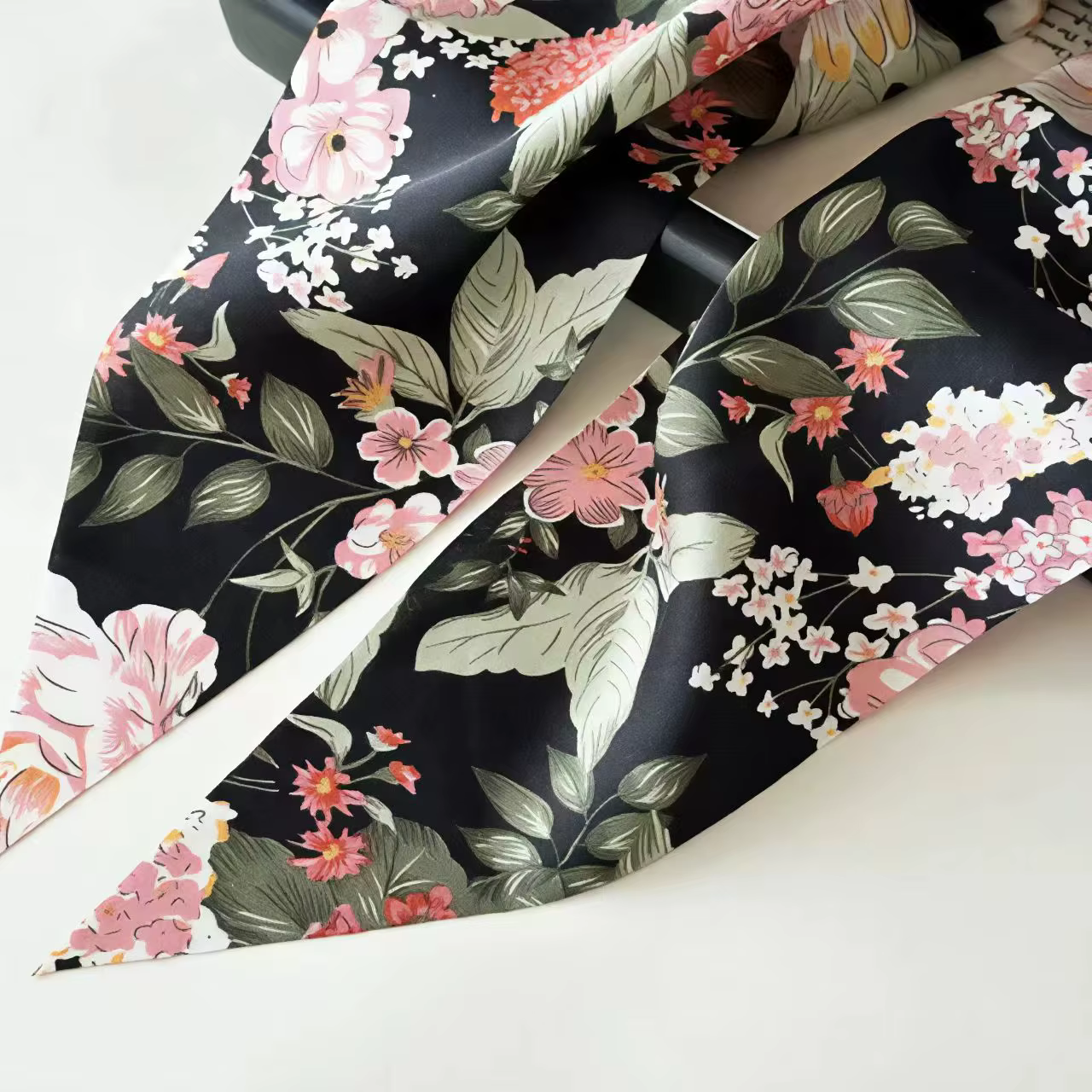 Bandeau plissé décoratif en ruban satiné imprimé, chouchou pour cheveux exquis pour femme, accessoires de mode printemps-été