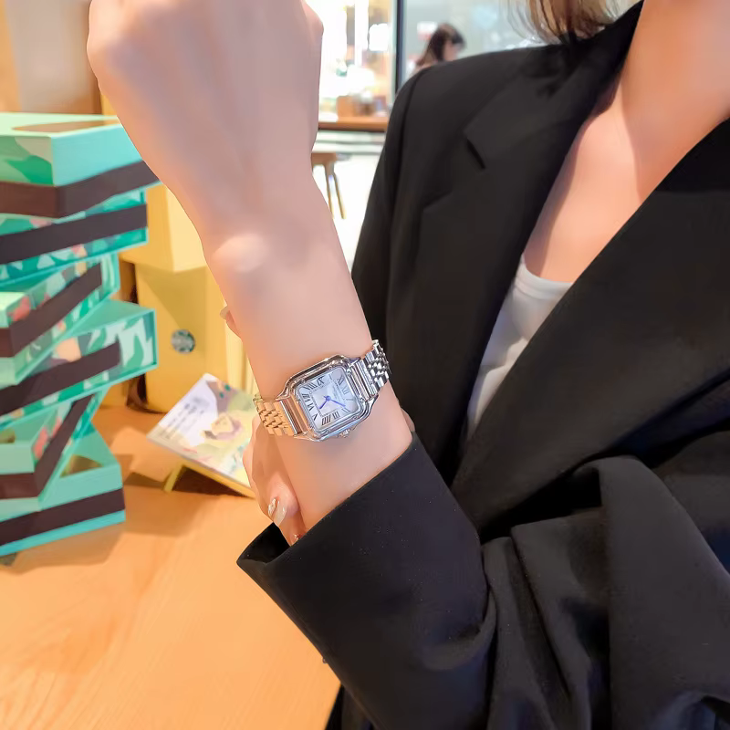 Montres de luxe pour femmes montre en or