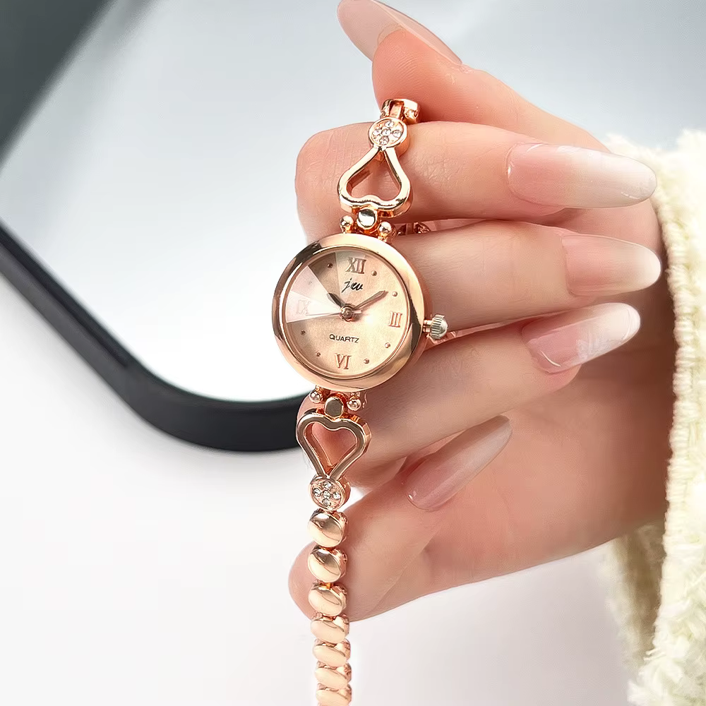 Montre pour femme compacte et raffinée