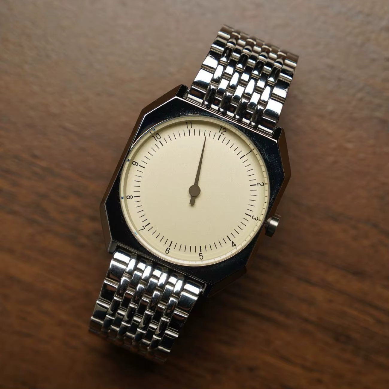 Montre créative de mode européenne et américaine de la marque SKU