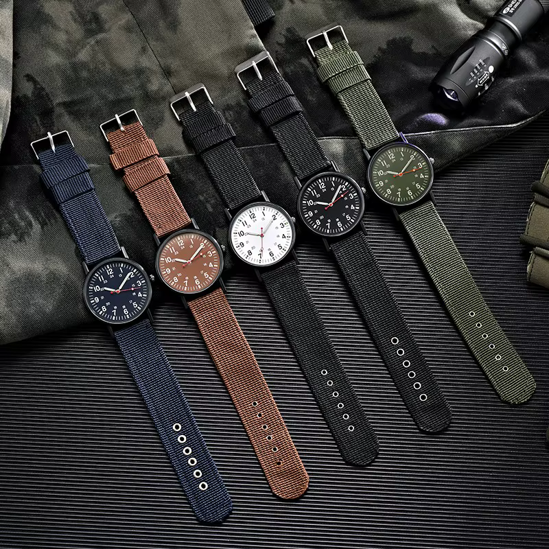 Design de luxe hommes montres lumineux main vent alliage