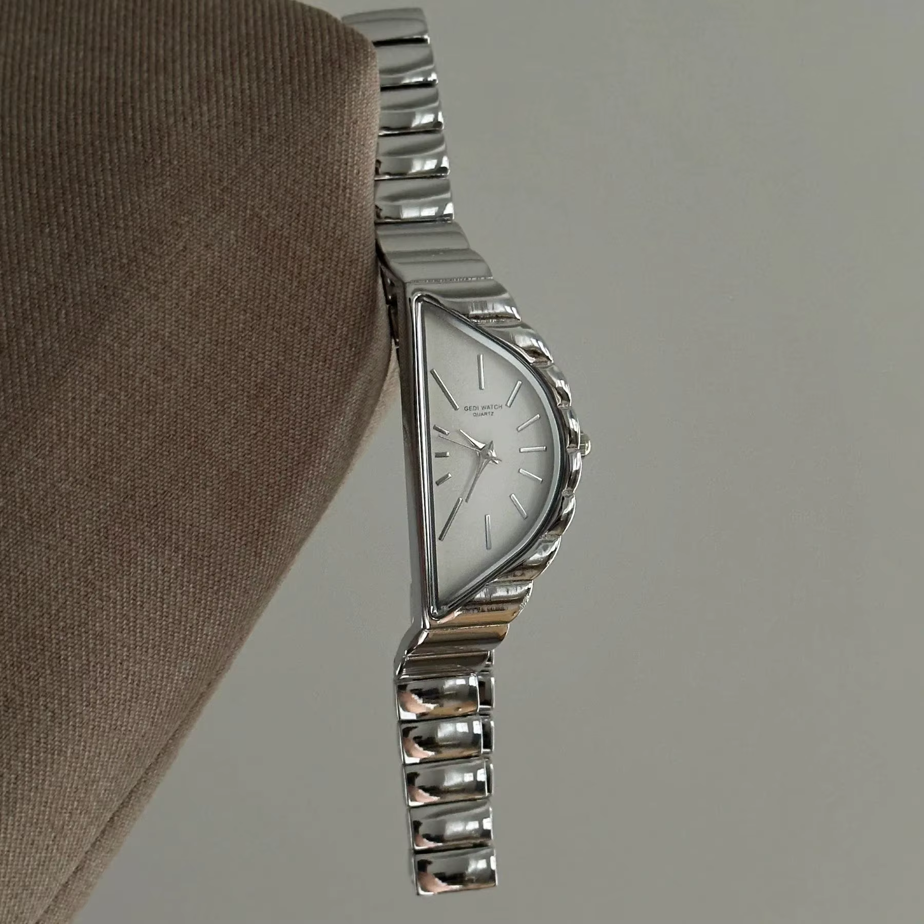 GEDI Vintage Triangle irrégulier femme montres mode luxe étanche Quartz montre-bracelet