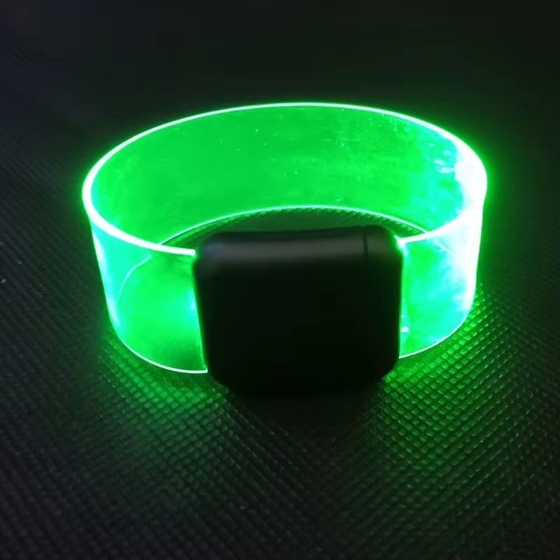 Bracelets lumineux LED personnalisés (50/100/500 pièces) – Bracelets fluorescents pour sports de plein air, événements et fêtes (effet lumineux)