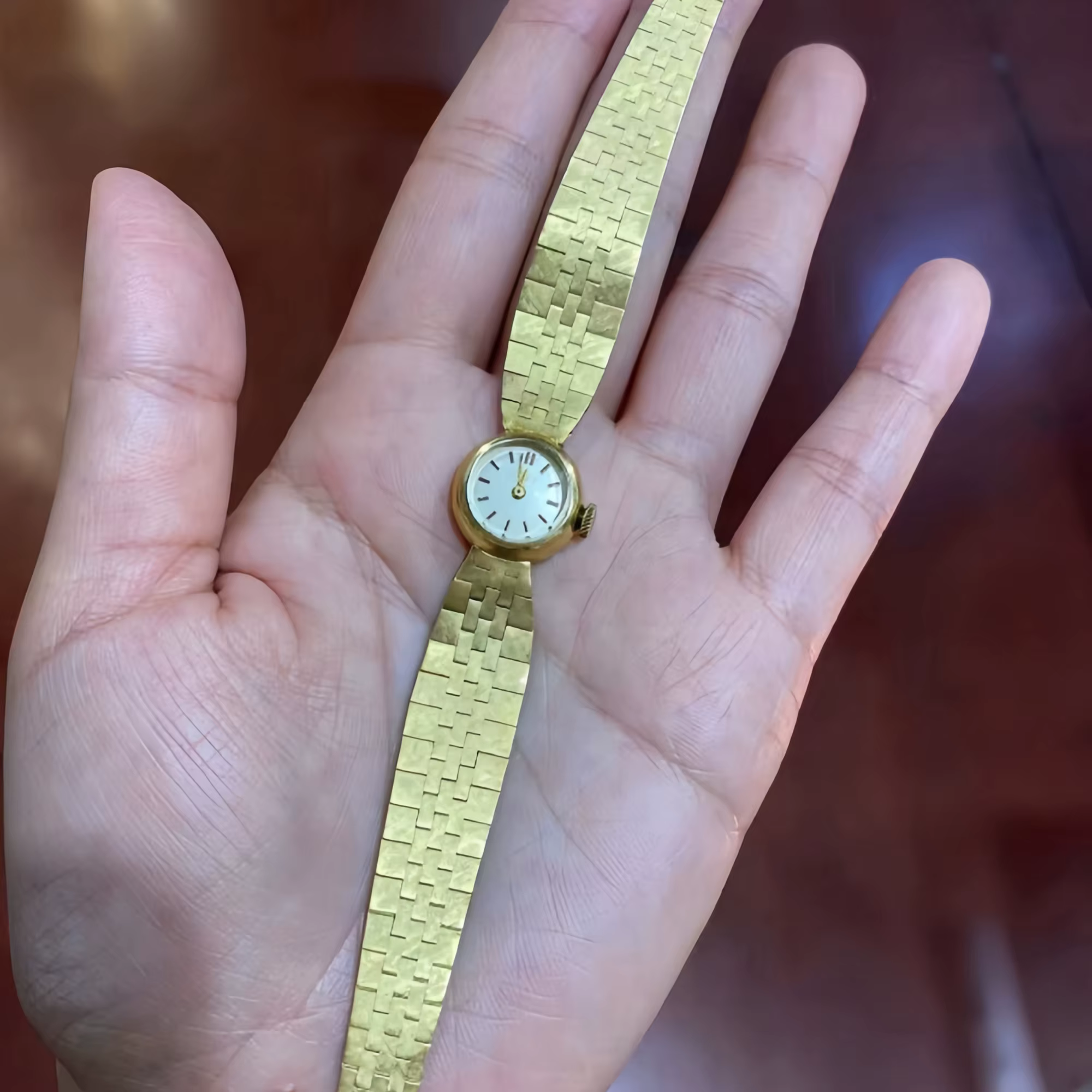 Montre à quartz de luxe pour femme