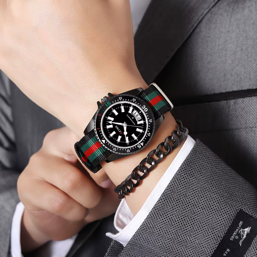 Nouvelle montre de calendrier à bracelet en nylon pour hommes à la mode