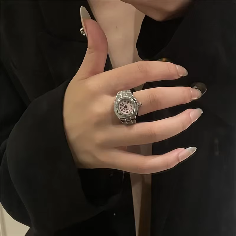 Vintage Punk montre à doigt Mini bracelet élastique alliage montres Couple anneaux bijoux horloge rétro romain Quartz