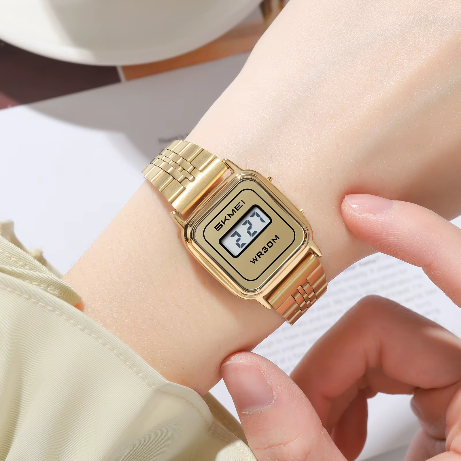 SKMEI 2589 Montre-bracelet numérique de luxe pour femme