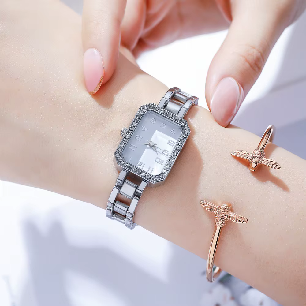 Montre pour femme de luxe 2025 nouveau Simple carré plein diamant