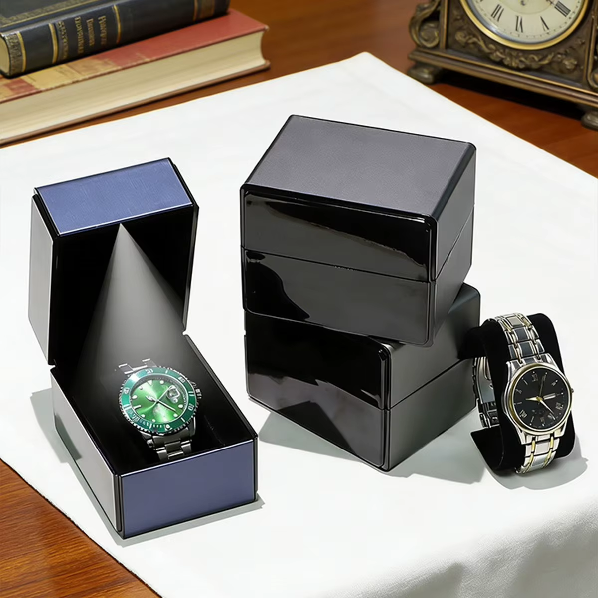 Boîte à montre de luxe en cuir PU avec lumière LED