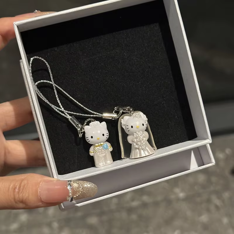 2 porte-clés Hello Kitty