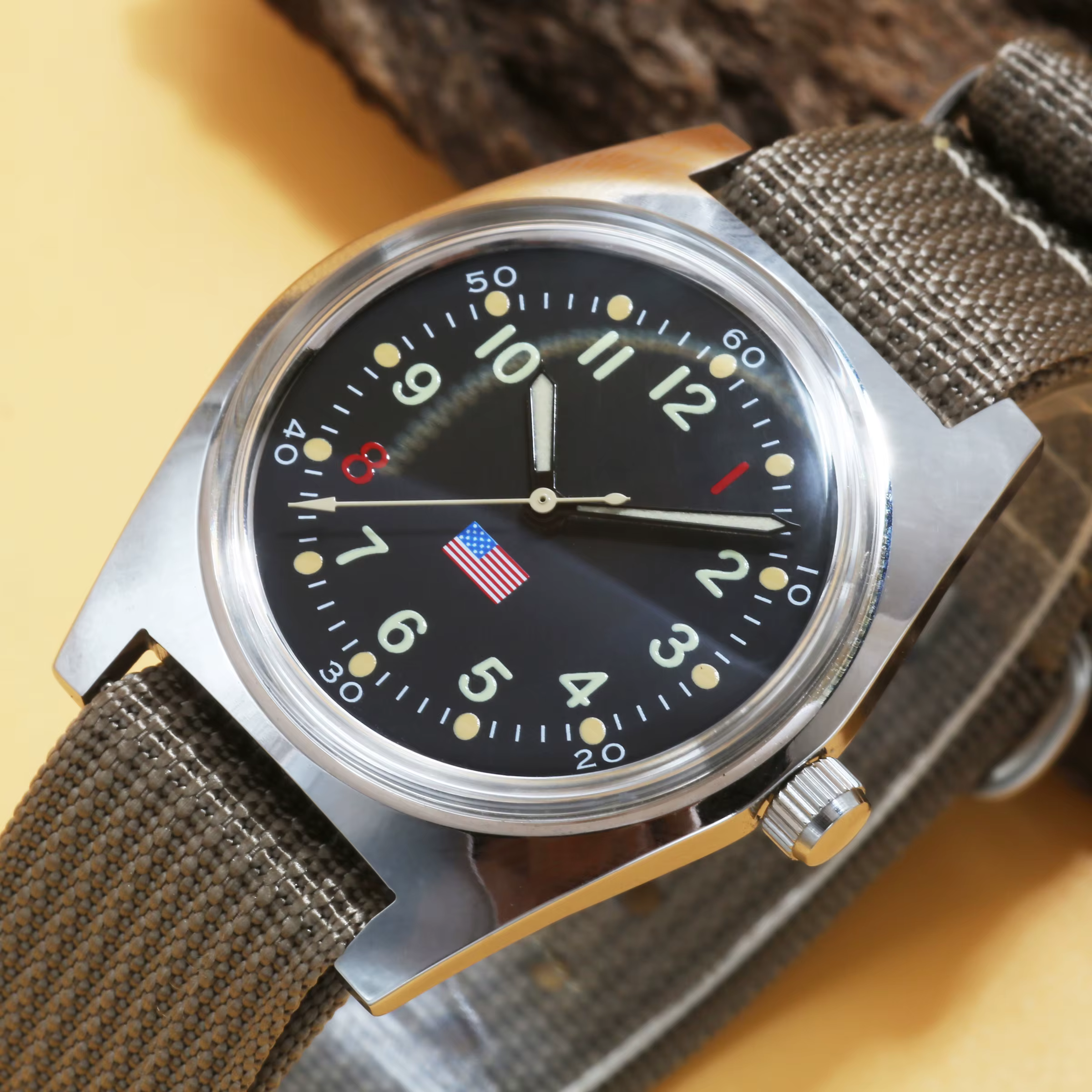 Montre mécanique rétro pour homme de style Union Jack 8120 36 mm avec mouvement manuel. Fabriqué en Chine et disponible en gros.