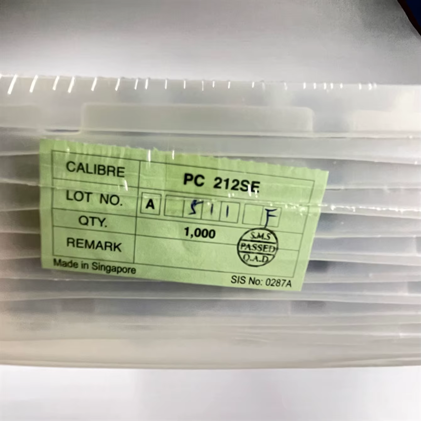 Montre à quartz à trois aiguilles sans calendrier PC21 de Singapour