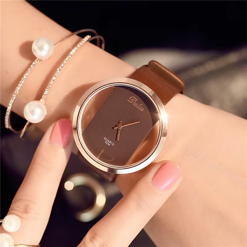 Mode chaude femmes montre de luxe en cuir squelette bracelet