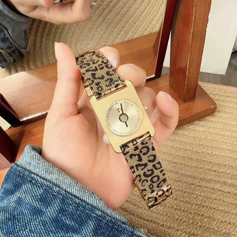 Montre carrée atmosphérique étanche pour femmes